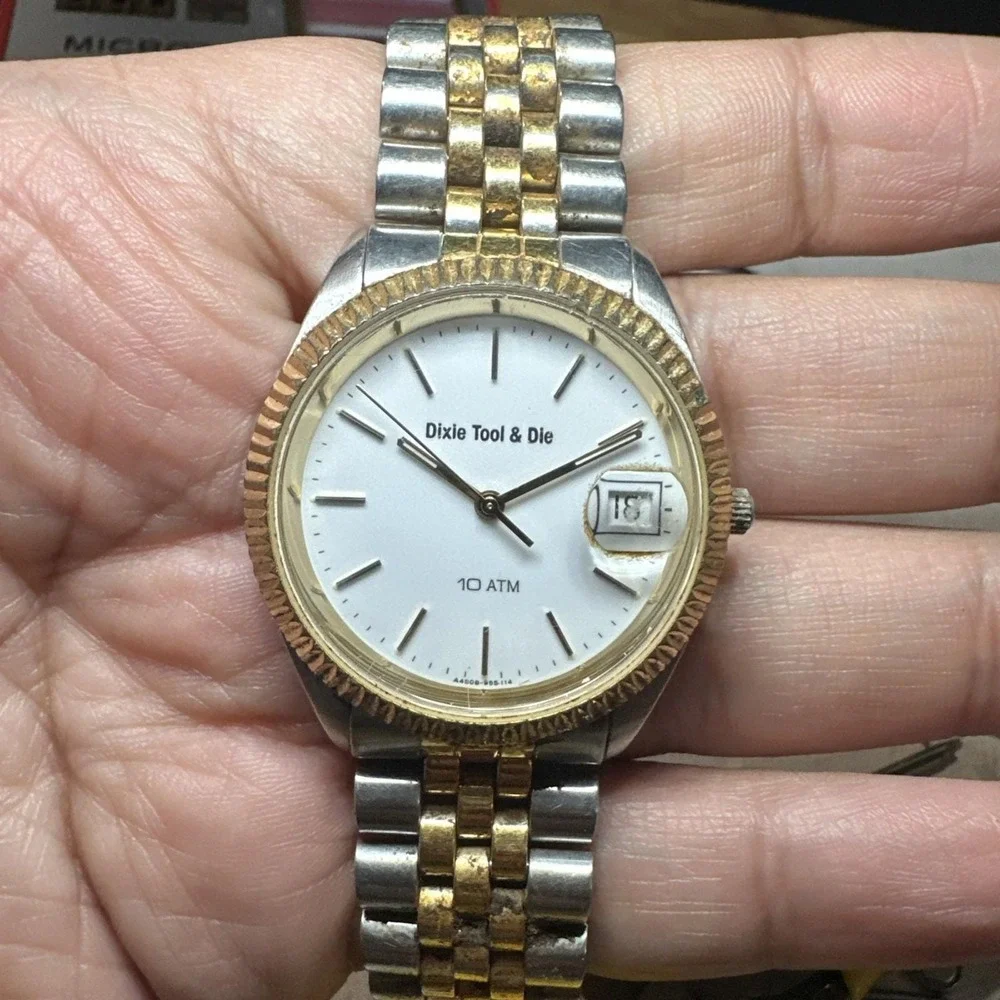 Working Vtg Dixie Tool & Die Quartz Watch‎ 10 ATM Two Tone Date Mens Watch 35mm